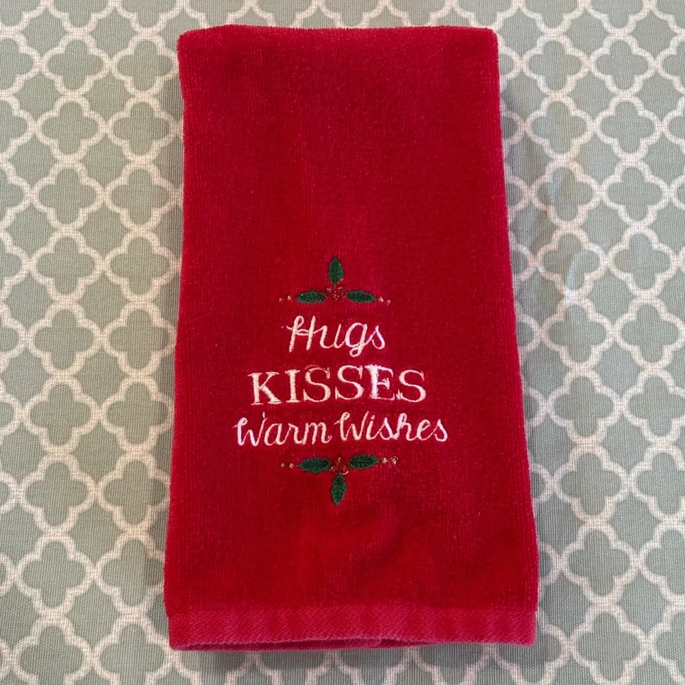 St. Nicholas Square Hugs Kisses Warm Wishes Bath Hand Towel Red
